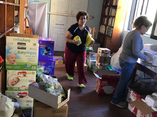 10-21-2017 Casa Pueblo volunteers receiving our delivery